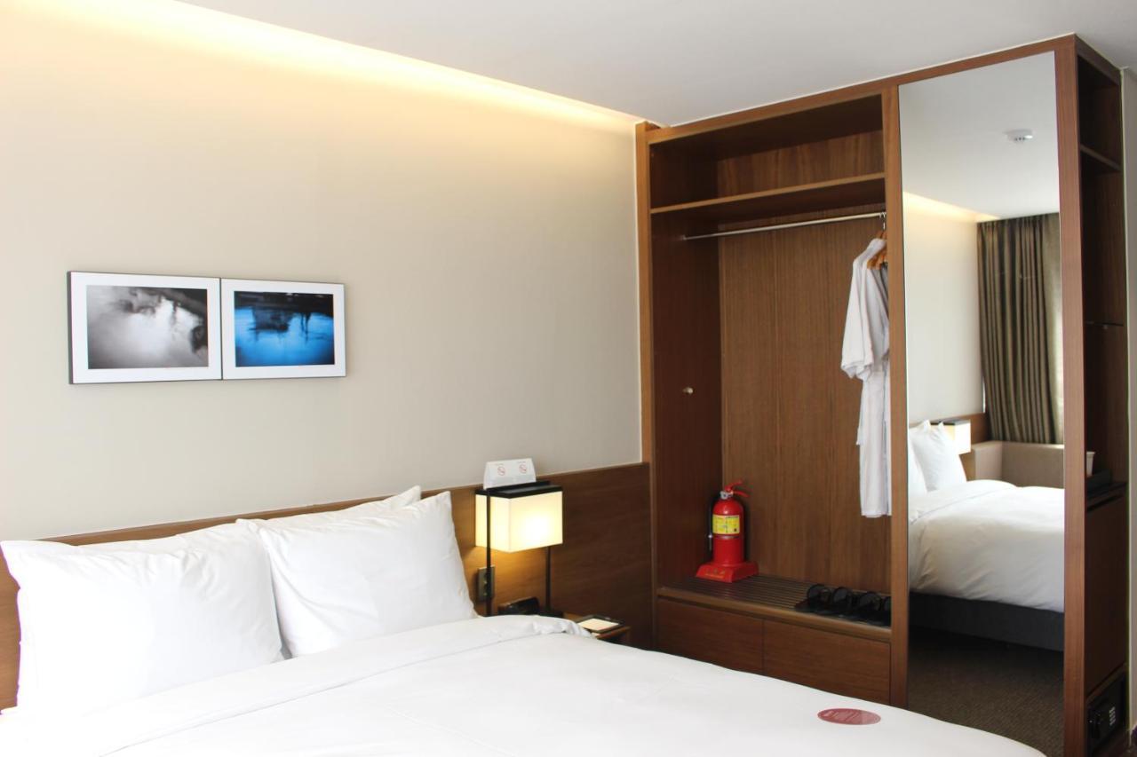 Ramada Encore By Wyndham Busan Haeundae Exterior photo